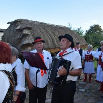 Ludowe przyśpiewki zabrzmiały w Chacie Tatarskiej