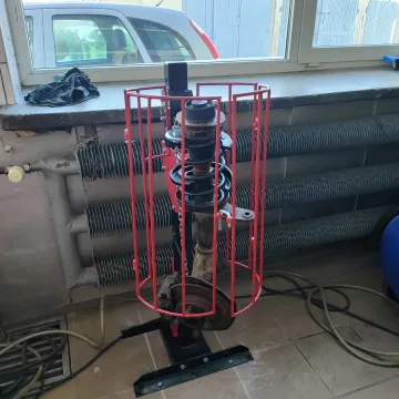 Nowy sprzęt w pracowni samochodowej ZSP 1 w Radomsku