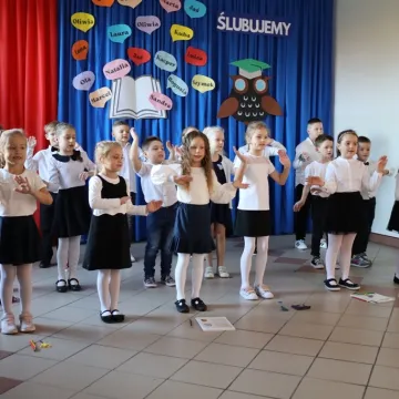 Pierwszoklasiści z PSP 10 w Radomsku złożyli ślubowanie