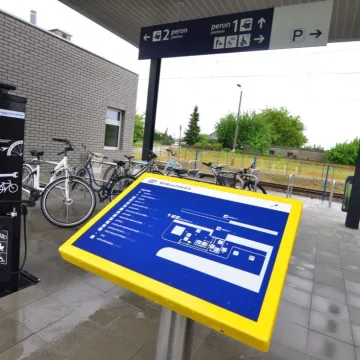 Nowe dworce w Gorzkowicach i Wilkoszewicach otwarte dla podróżnych