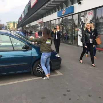 Uliczny happening uczniów Mechanika