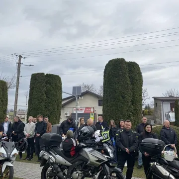 Tłumy motocyklistów i mieszkańców w Strzałkowie. Kolejna Moto Święconka za nami