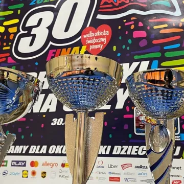 Na boisku i przy tenisowym stole. MOSiR Radomsko gra z WOŚP