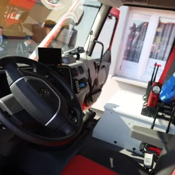 Druhowie z OSP Stobiecko Miejskie bogatsi o nowy wóz