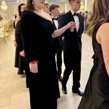 Odliczanie do matury rozpoczęło się eleganckim balem w LO Przedborzu