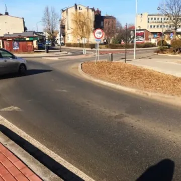 Uszkodzone rondo do remontu