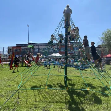 Plac zabaw przy PSP nr 7 oficjalnie otwarty