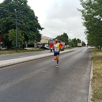 Ponad setka biegaczy stanęła na starcie biegu ulicznego w Radomsku
