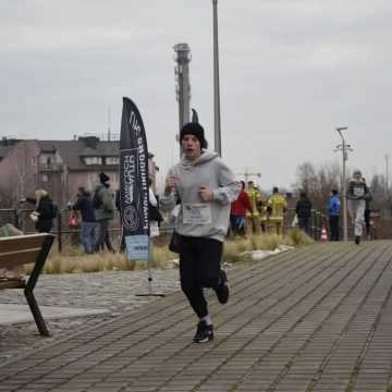 [WIDEO] Glinianki parkRUN w Radomsku. Bieg dla zdrowia i WOŚP 2025