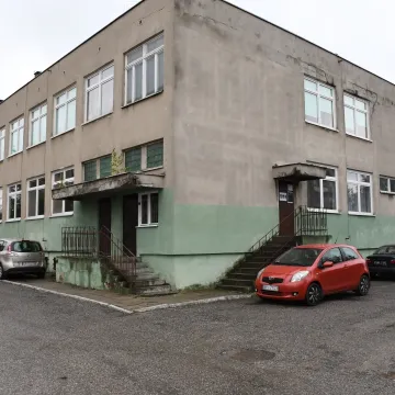 Piotrków Tryb.: totalna metamorfoza SP12 i II LO