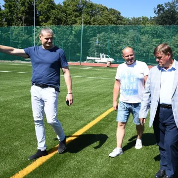 Piotrków Tryb.: sztuczna murawa na Concordii coraz bliżej