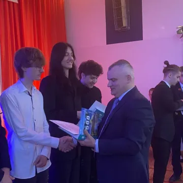 Elektryk pożegnał absolwentów. Teraz czas na maturę