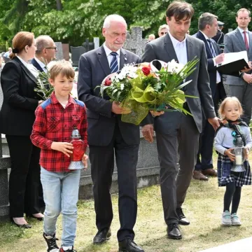 W Bąkowej Górze upamiętniono zamordowanych żołnierzy KWP