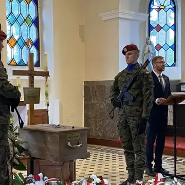 Ekshumowany Jan Kowalski spoczął na Cmentarzu Starym w Radomsku