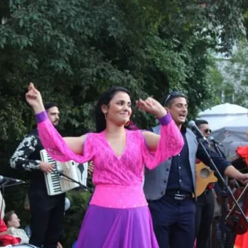 Romskie melodie na placu 3 Maja