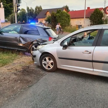 Wypadek w Kletni. Dwie osoby trafiły do szpitala