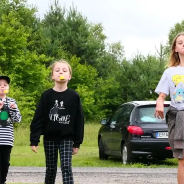 Strażacki piknik rodzinny w Dąbrówce zintegrował mieszkańców