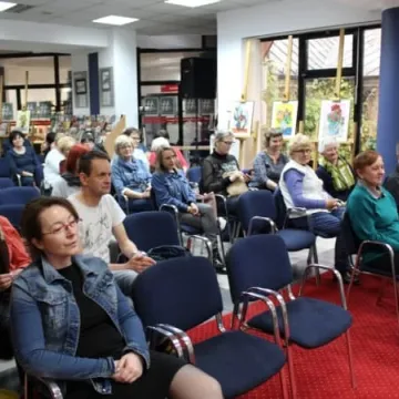 Spotkanie z laureatką nagrody NIKE - Joanną Bator w bibliotece w Radomsku