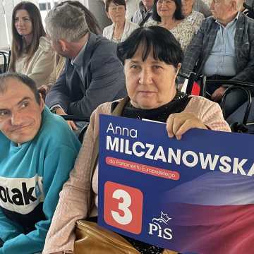 Kandydaci PiS w wyborach do Parlamentu Europejskiego na konwencji w MDK w Radomsku. Mówili o głównych postulatach