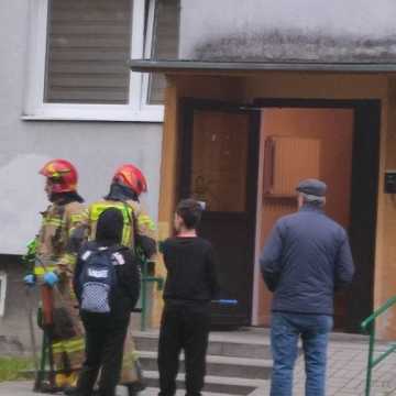 Strażacy otworzyli mieszkanie. W środku były zwłoki mężczyzny