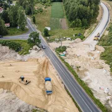 To największa inwestycja drogowa w Łódzkiem. Obwodnica Bełchatowa nabiera kształtów