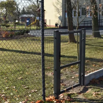 Nowe ogrodzenie przy świetlicy wiejskiej w Barczkowicach