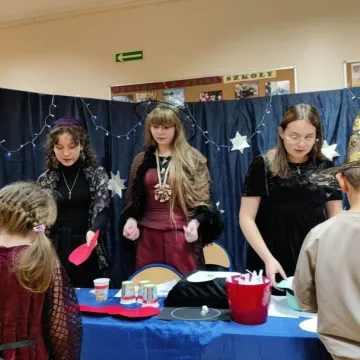 Uczniowie PSP 7 w Radomsku świętowali andrzejki