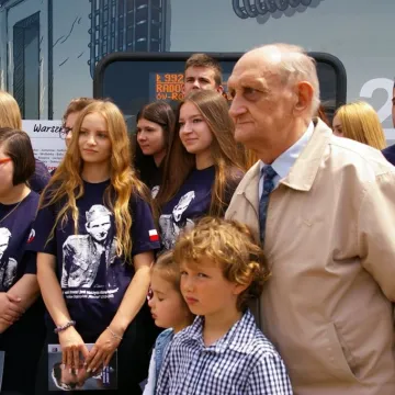 Pociąg „Warszyc” wjechał na peron w Radomsku