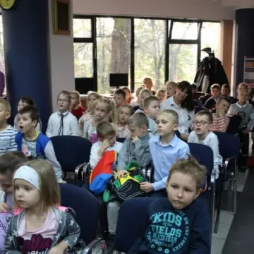 Spotkanie autorskie z Ewą Kaczmarczyk w bibliotece w Radomsku