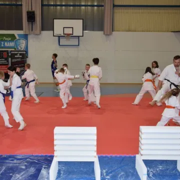 METPRIM Volley Radomsko gra i pomaga