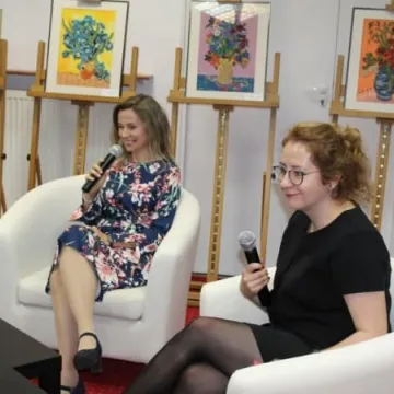 Spotkanie z laureatką nagrody NIKE - Joanną Bator w bibliotece w Radomsku