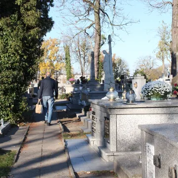 Uroczystość Wszystkich Świętych. Cmentarz Stary w Radomsku