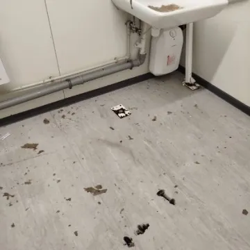 Bezmyślność czy chuligaństwo? Zniszczone toalety w Parku Glinianki