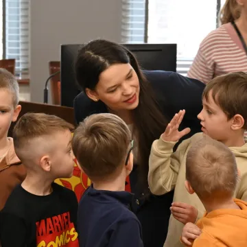 Przedszkolaki  z PP nr 10 z wizytą w Starostwie Powiatowym w Radomsku
