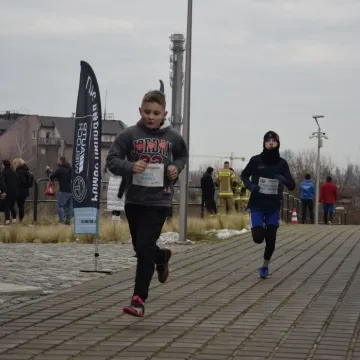 [WIDEO] Glinianki parkRUN w Radomsku. Bieg dla zdrowia i WOŚP 2025
