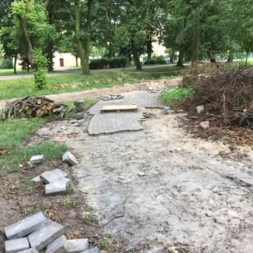 Trwają prace rewitalizacyjne w parku Świętojańskim