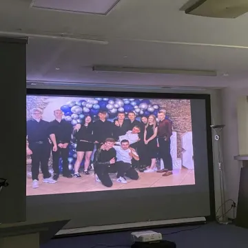 [WIDEO] To był ich dzień. Maturzyści z ZSDiOŚ oficjalnie zakończyli szkołę