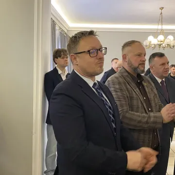 W Radomsku znów zasiedli do wspólnej Wigilii. 150 osób przy jednym stole