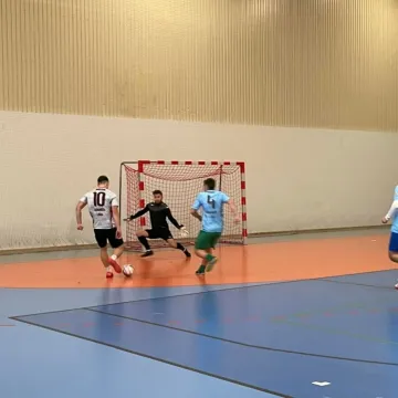 MOSiR KORNER Liga. Dwie drużyny na czele