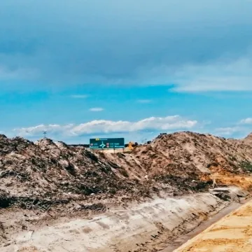 Na węźle w Kamieńsku już widać zarysy wjazdów i zjazdów z autostrady