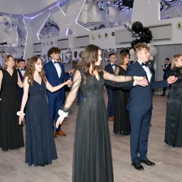 Studniówka 2022: bal maturzystów z I LO w Radomsku