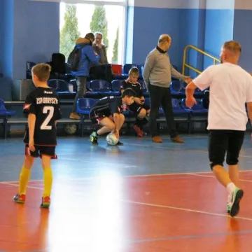 Pomagają małej Zuzi pokonać raka