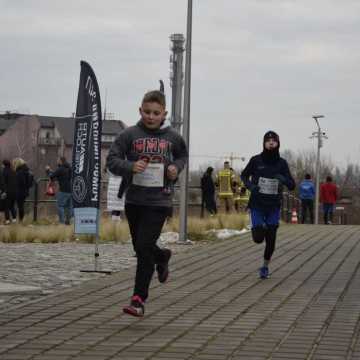 [WIDEO] Glinianki parkRUN w Radomsku. Bieg dla zdrowia i WOŚP 2025