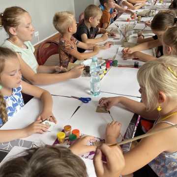 [WIDEO] Wielkie dzieła małych artystów stworzone na zajęciach w Muzeum Regionalnym w Radomsku
