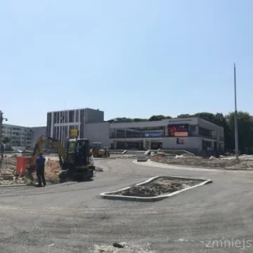 Budowa ronda na finiszu