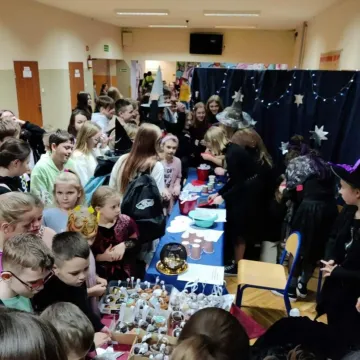 Uczniowie PSP 7 w Radomsku świętowali andrzejki