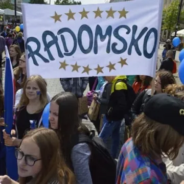 Uczniowie z PSP 7 wzięli udział w Paradzie Schumana