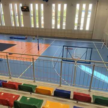 [WIDEO] Nowoczesna hala widowiskowo-sportowa w Kamieńsku została uroczyście otwarta