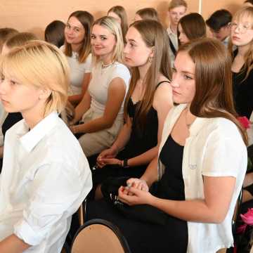 Zakończenie roku szkolnego dla klas z II LO w Radomsku