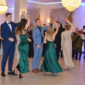 Bal studniówkowy maturzystów z Przedborza